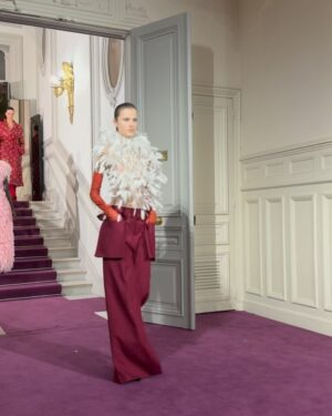 Paola Locatelli Instagram - @maisonvalentino haute couture 
sincère poésie, merci 
@pppiccioli
