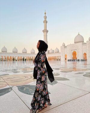 Paola Locatelli Instagram - la beauté de cet endroit 
@visitabudhabi #InAbuDhabi
invitation
