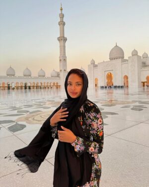 Paola Locatelli Instagram - la beauté de cet endroit 
@visitabudhabi #InAbuDhabi
invitation