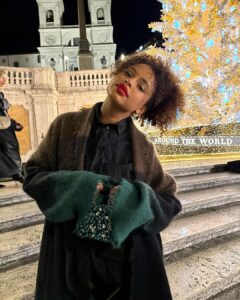 Paola Locatelli Instagram - 48h à Rome avec @diorbeauty familyy 🇮🇹🍝 (Les paillettes du Rouge Dior forever liquid sequin j’ADIOR) publicité