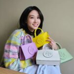 Park Eun-bin Instagram – #광고 Everyday, the Ella Bio Tote💜🤍💚💛 

#ToryBurchSS23 #ToryBurchBags 
#ToryBurch #토리버치 🌼