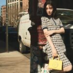 Park Eun-bin Instagram - @toryburch & @Wkorea in New York🗽 #ToryBurch #토리버치 & EUNBIN 🧡 #ToryBurchSS23