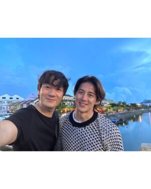 Park Hae-soo Instagram - 충만함 BH nice!

@byunghun0712 @bhent_boss @bhent_official