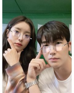 Park Hyung-sik Instagram - 지금까지 해피니스를 사랑해주신 분들께 진심으로 감사드립니다❤️ 현이와 봄이🙏🏻