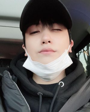 Park Hyung-sik Instagram - 😉