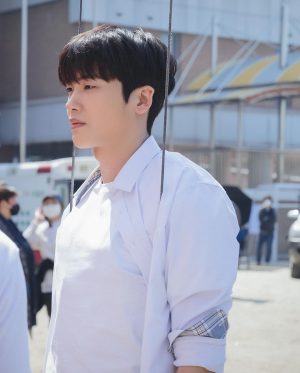 Park Hyung-sik Instagram - 해피니스 첫방송 재미있게 보셨나요?! 앞으로 더욱 재미있는 전개가 펼쳐질 예정이니까 본방사수 해주세요! #tvn #happiness #tving 금토 10시40분!