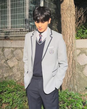 Park Hyung-sik Instagram - 오늘도 본방사수!