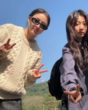 Park Ji-hyo Instagram - 엄니아부지의 세 금쪽이들