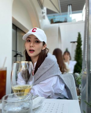 Park Min-young Instagram - 😮 #FAMILYTIME ❗️