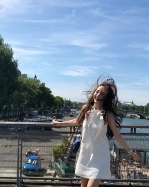 Park Min-young Instagram - 같이 뛸래 콩알들?💙