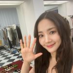 Park Min-young Instagram - 이제가자 #날씨가좋으면찾아가겠어요 본방사수하러 👋🏻