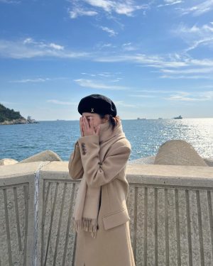 Park Min-young Instagram - 강지원 행복해라🩵