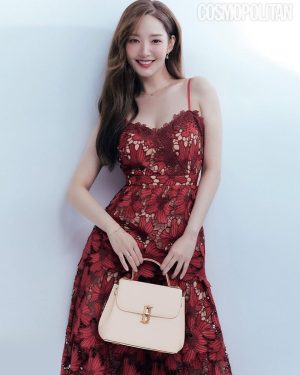 Park Min-young Instagram - 🌹