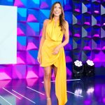 Patrícia Abravanel Instagram - Já estamos no ar! É ou não é o auditório mais animado do Brasil? 💛🤩 📸 @gabrielcardosofoto #ProgramaSilvioSantos SBT - Sistema Brasileiro De Televisão