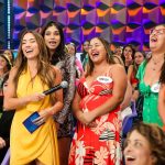Patrícia Abravanel Instagram - Já estamos no ar! É ou não é o auditório mais animado do Brasil? 💛🤩 📸 @gabrielcardosofoto #ProgramaSilvioSantos SBT - Sistema Brasileiro De Televisão