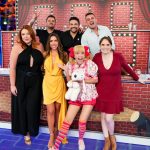 Patrícia Abravanel Instagram - Nosso domingo tá incrível 💛💛💛 Espero você 20h, no SBT 📸 @gabrielcardosofoto SBT - Sistema Brasileiro De Televisão