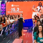 Patrícia Abravanel Instagram - D o m i n g o chegou e o nosso show já começou ✨️#ProgramaSilvioSantos 📸 @gabrielcardosofoto Style @dougbalsanelli Wearing @aminamuaddi @davidkomalondon Beauty @thaysmadera @saramuniz.32 Staff @b.defranca61