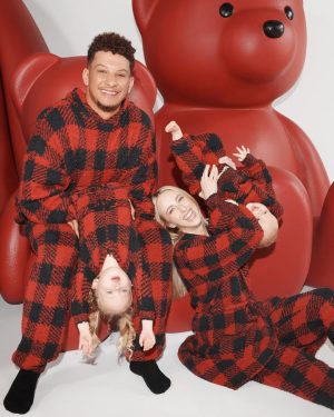 Patrick Mahomes Instagram - The holidays start with @skims.