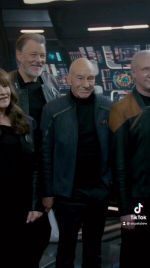 Patrick Stewart Instagram - Back together with this dear crew ⭐️ Two more episodes of #StarTrekPicard to go…