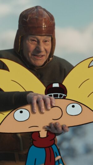 Patrick Stewart Instagram - hey Arnold 👋 bye Arnold 👋 #ParamountPlus #AMountainOfEntertainment #NFL #SBLVIII