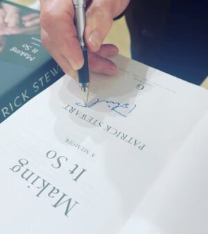 Patrick Stewart Instagram - I’m not going to lie…this felt naughty! ✏️📚Freshly signed copies of #MakingItSo waiting for you at @BNPhillyPA.
