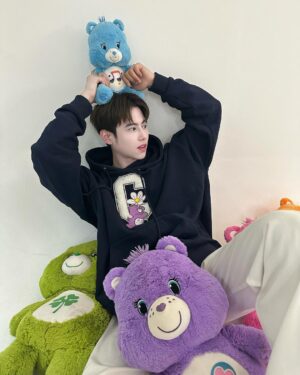 Patsit Permpoonsavat Instagram - อย่ามัวแต่กอดหมี มากอดพี่ดีกว่าาาา 🧸
@cieloheart_official