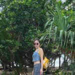 Pattarasaya Kreursuwansiri Instagram - แดดมาแล้วค่ะซิสส🤩😍💛 @bababeachclub.natai #bababeachclub #Pimplus_PR #guess #faurelepage Baba Beach Club Natai by Sri panwa