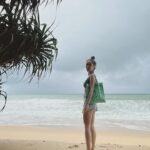 Pattarasaya Kreursuwansiri Instagram - วันที่ฝนตก แต่บรรยากาศดี๊ดีค่ะซิส🌦️ @bababeachclub.natai #bababeachclub #pimplus_pr Baba Beach Club Natai by Sri panwa