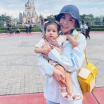 Pattarasaya Kreursuwansiri Instagram - มา Disneyland หลานๆพามาเปิดโลก small world ค่ะซิสส😂😍🤩👏🏻🌈 Tokyo, Japan