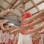 Pau Gasol Instagram - 🔥 𝗘𝗦𝗧𝗥𝗘𝗡𝗢 🍿 ¡Ya disponible la película de la Pau Gasol Academy by Santander 2023! Una semana de baloncesto, diversión, hábitos saludables y muchas amistades. Una experiencia para recordar tooooda la vida 😍 Podéis verla completa en nuestro canal de YouTube (link in bio) 🏀 #TeamGasol | @santander_es