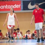 Pau Gasol Instagram - 340 jugadores, 26 países y mucho baloncesto! Gracias por formar parte de la 19ª edición de la Pau Gasol Academy by @santander_es! 🏀 También quiero agradecer a @raquelcarrera14 por sumarse al día de las finales y a todos nuestros patrocinadores por contribuir a un año más de nuestra Academia!! 🙌🏼