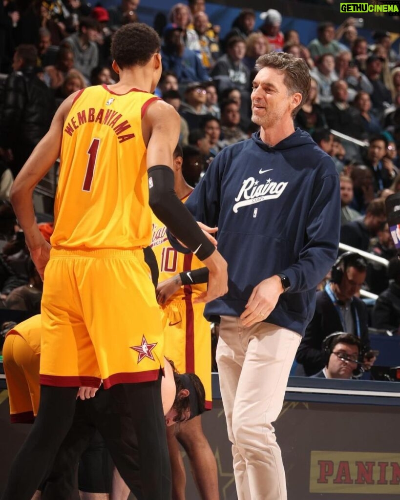 Pau Gasol Instagram - It’s been a pleasure to coach this great Rising Stars team. Thank you so much to all the fans in Indianapolis for all the love and support. Congrats to Team Jalen for winning the tournament! Ha sido un placer entrenar a este equipo de Rising Stars. Muchas gracias a toda la afición de Indianápolis por todo el apoyo y el cariño. Felicidades al Team Jalen por la victoria!