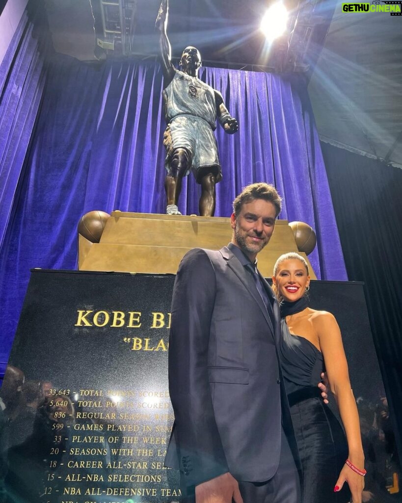 Pau Gasol Instagram - So many emotions yesterday. Such a beautiful unveiling ceremony! I’m so proud of you brother. #MAMBAFOREVER 💜💛 “Beside every great man, there’s a great woman”, well said #StuNantz. Nothing could be more true @vanessabryant ❤️