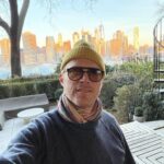Paul Bettany Instagram - Good evening X