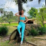 Paula Fernandes Instagram - Meu habitat natural! 🌳💚 Natureza