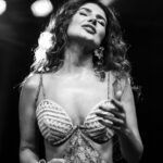 Paula Fernandes Instagram - 🖤 black and white 🤍 📸 Bárbara Dutra
