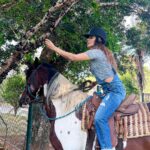 Paula Fernandes Instagram - Rica de tudo que o dinheiro não pode comprar… ❤️🐴🍃👩🏻‍🌾