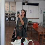 Paula Gonu Instagram - camino de santiago 1 1. con mi hermano llegando a Irún 2. la cenita que nos hizo mi tía lourdes al llegar 3. a punto de salir por la puerta pa comerme mi primera etapa hasta san sebastián 4. las bajadas me hacían feliz (ahora no tanto) 5. la tercera etapa la hice con mi hermano 6. llevo un total de 6 ampollas y ya me sé la de la vaselina 7. todas las personas que me estáis dando ánimos cuando me veis >>> 8. primera visita a la lavandería porque media maleta olía regular 9. me morí con esas vacas y luego seguramente mueran ellas 10. la primera señal con la cuenta atrás hasta santiago… seguiremos informando🫶🏽