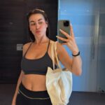 Paula Gonu Instagram - fotillos reveladas de los últimos díassss 4. mi playa favorita de Asturias de momento 5. mi compañía favorita de Asturias de momento 6. dos estaban pochas 8. acabo de encontrar la foto en el mvl @ariswallow te adoro y adoro nuestros planes de no hacer absolutamente nada y sin culpa 10. se ha vuelto a lo que se suele llamar rutina :):