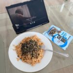 Paula Gonu Instagram - cuál te comerías ahora?? 1. nigiri de salmón flambeado con salsa picante 2. ensalada con pollo del burger king 3. desayuno con tus amigas de toda la vida 4. pollo con patatas al horno 5. noodles con furikake viendo succession🥹 6. ensalada de brotes verdes con burrata 7. hamburguesa casera con bagel en casita 8. platillos coreanos 9. tapas de baretillo en Madrid con tu madre y sus amigas 10. corazones de alcachofa al horno