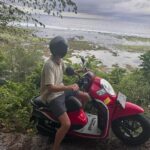 Paula Gonu Instagram - 1 2. la noche empezó top 3. y acabó top porque nunca olvidaré el día que casi me quedo sin dedo en bali 4. fui a una fiesta en la playa y justo al llegar escucho a juan luis guerra, el universo me estaba queriendo 5. en el hospital tuve que cantar velitas de darel mientras me cosían porque es la canción con la que se duerme la coco y me da alegría 6. tengo a la mejor gente rodeándome un año más🫶🏽 7. en las próximas semanas tendré que apoyarme en la otra pierna 8. el último atardecer del 2023 9. la chilena más guay y demás personas a las que conocí ayer qué majos todos✨ 10. mi canguro durante la noche (mejor dicho mañana) de ayer al que estoy súper agradecida porque sola me hubiese agobiado muchísimo más perdónnnnnn🙏🏽