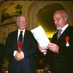 Paulo Coelho Instagram - Aujourd'hui, cela fait 21 ans que j'ai reçu la Légion d'Honneur. Grâce à la France, mes livres se sont répandus dans le monde entier. Merci ! (dans la photo, le grand Robert Laffont)