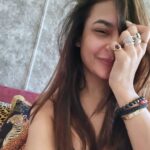 Pavitra Punia Instagram - Mornings 🌄 and ma babies 🐈 🐕 🧿 #home #pavitraapuniya #sunshine #home #blessings