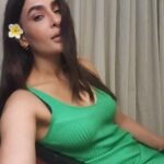 Pavitra Punia Instagram – Not a  very flower baby but this tiny bud looks cool 🌼