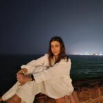 Pavitra Punia Instagram - A breeze playing with hair 🌙 a cycle of moon right on top my head. Companions @hermes @zara @mango & @cartier #pavitrapunia #pavitraapuniya #breeze #moon #soul #light Disclaimer: the above captions are a matter of copyright. Before copying or publishing in quotes kindly mention the credits.