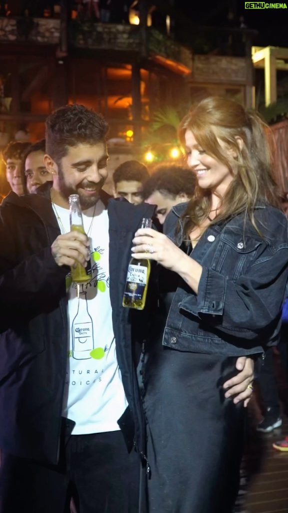 Pedro Scooby Instagram - O evento já acabou, mas a vibe do @pedroscooby na Casa Corona continua por aqui! Foi incrível 💛 #CoronaNaWSL #ThisisLiving