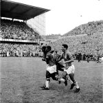 Pelé Instagram - Não há nada melhor que jogar entre amigos. . There’s nothing better than playing with friends.