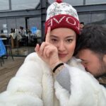 Pelin Akil Instagram - En son foto mesaj içerir. Mesajı alan ❤️ koysun 😂 Koşturmacadan kızların ilk kez kayak yaptığı tatilden hiçbişi paylaşmamışım. @swayhotels #reklam Sway Hotels