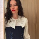 Pelin Akil Instagram - Hepsini siyah beyaz yapmaya gidiyo elim ve zor tutuyorum kendimi? :) Tutmalı mıyım? Siyah beyaz mı? #reklam