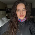 Pelin Akil Instagram - En son foto mesaj içerir. Mesajı alan ❤️ koysun 😂 Koşturmacadan kızların ilk kez kayak yaptığı tatilden hiçbişi paylaşmamışım. @swayhotels #reklam Sway Hotels